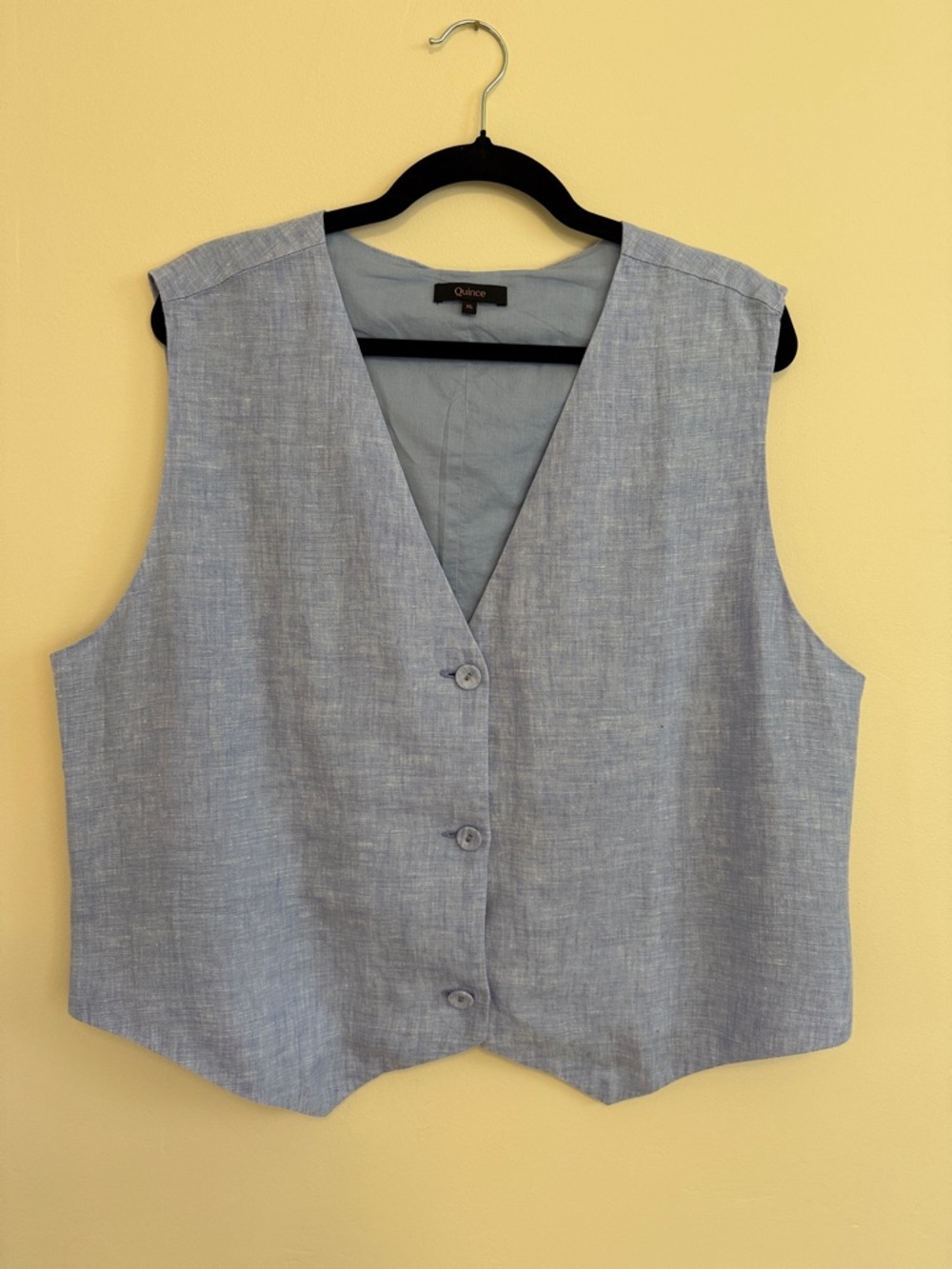 🐝 NWOT 🐝 Quince Linen Pale Blue Linen Blend Button-Front Vest